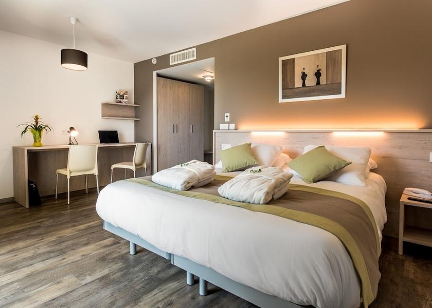 Auvergne-Rhône-Alpes Gex Room