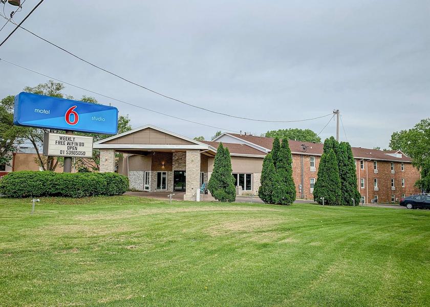 Illinois Rockford Facade