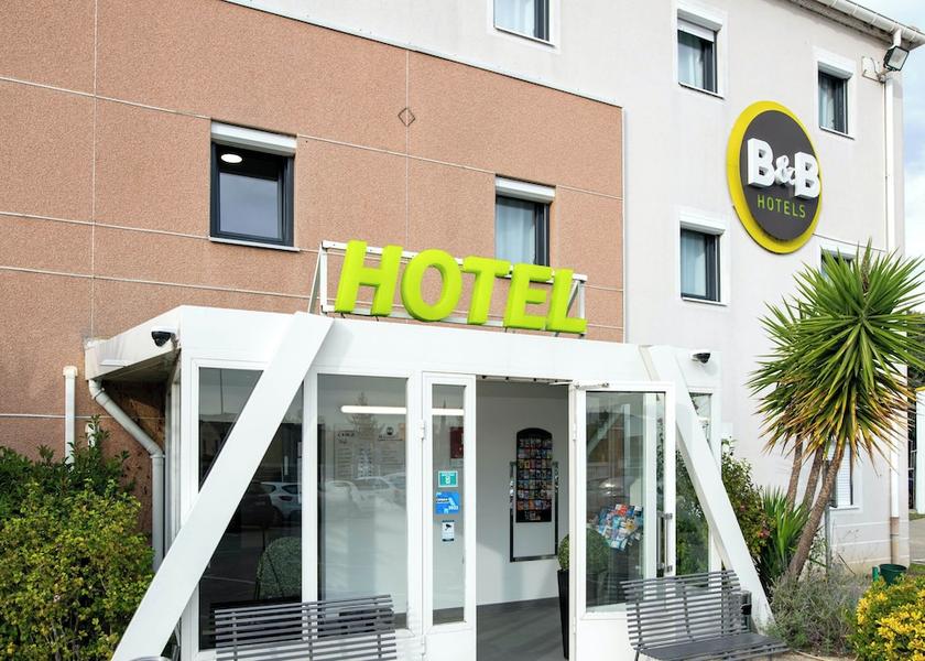 Provence - Alpes - Cote d'Azur Bollene Facade