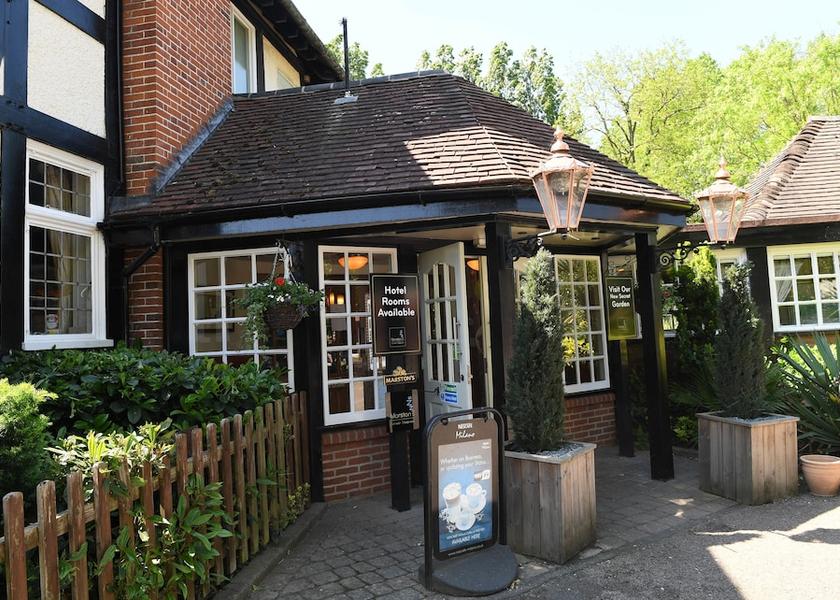 England Droitwich Entrance