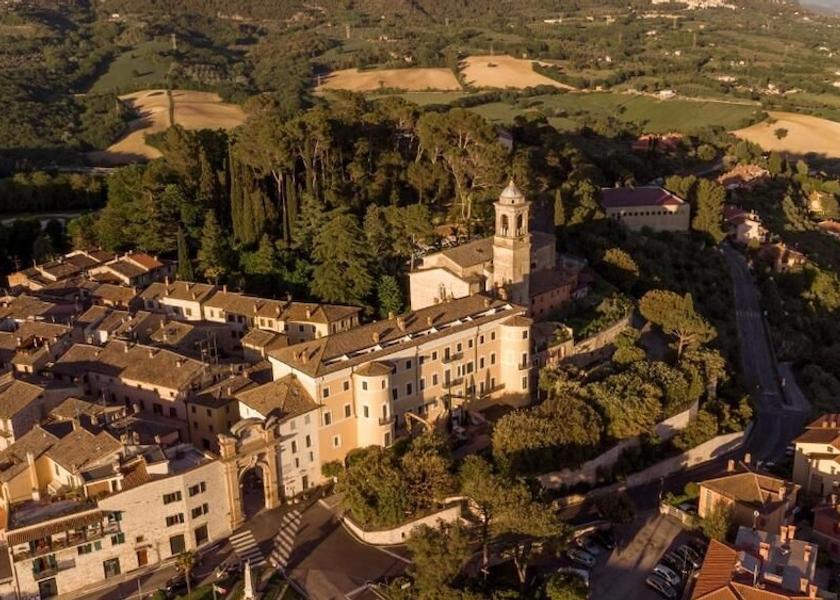 Umbria San Gemini Exterior Detail