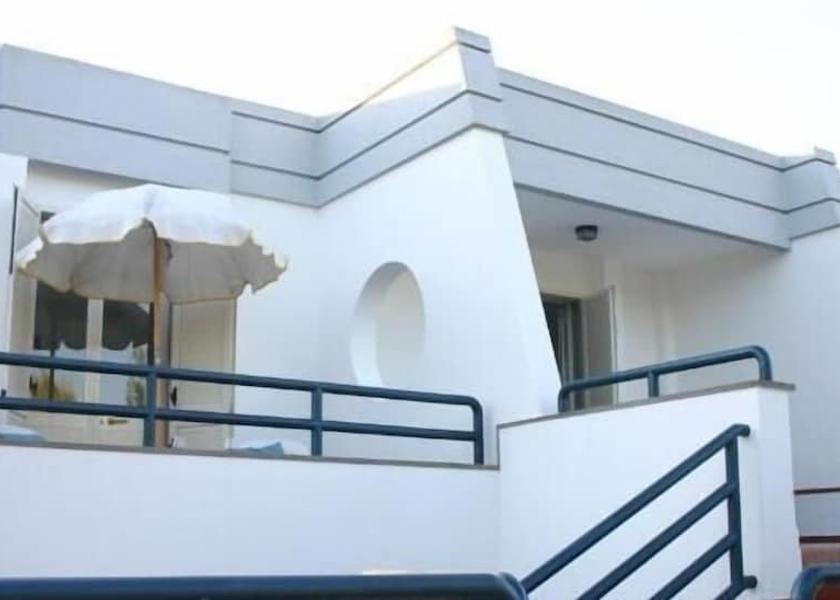 Puglia Patu Exterior Detail