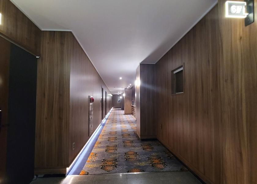 Gyeonggi Pyeongtaek Hallway