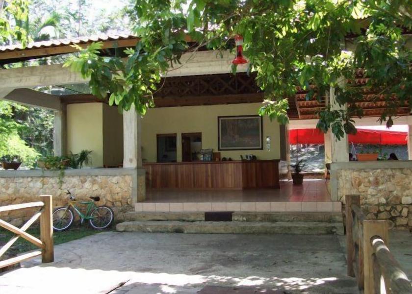 Petén Flores Interior Entrance