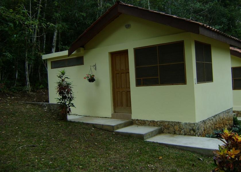 Petén Flores Exterior Detail