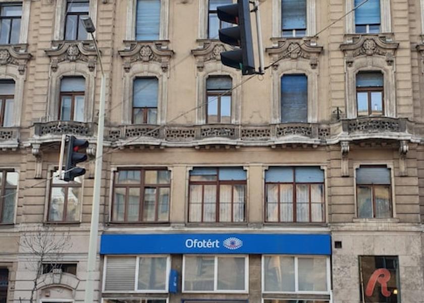  Budapest Facade