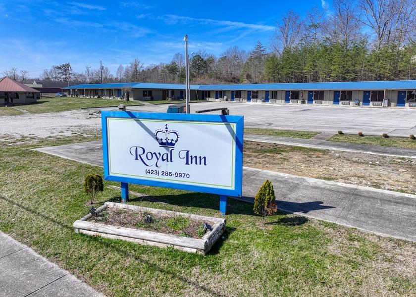 New York Oneida Exterior Detail