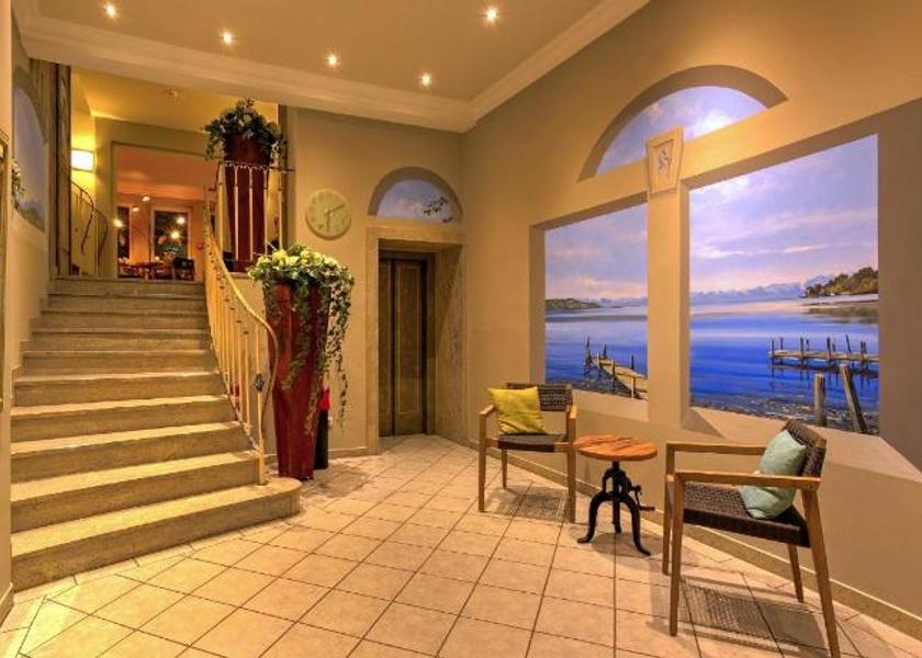 Bavaria Starnberg Lobby