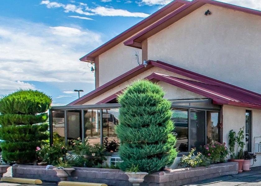 Connecticut Farmington Facade