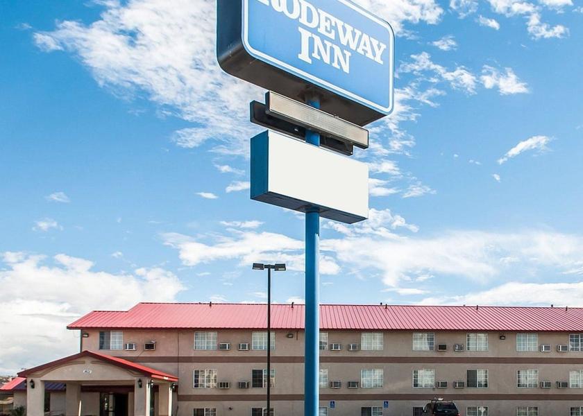 Connecticut Farmington Entrance