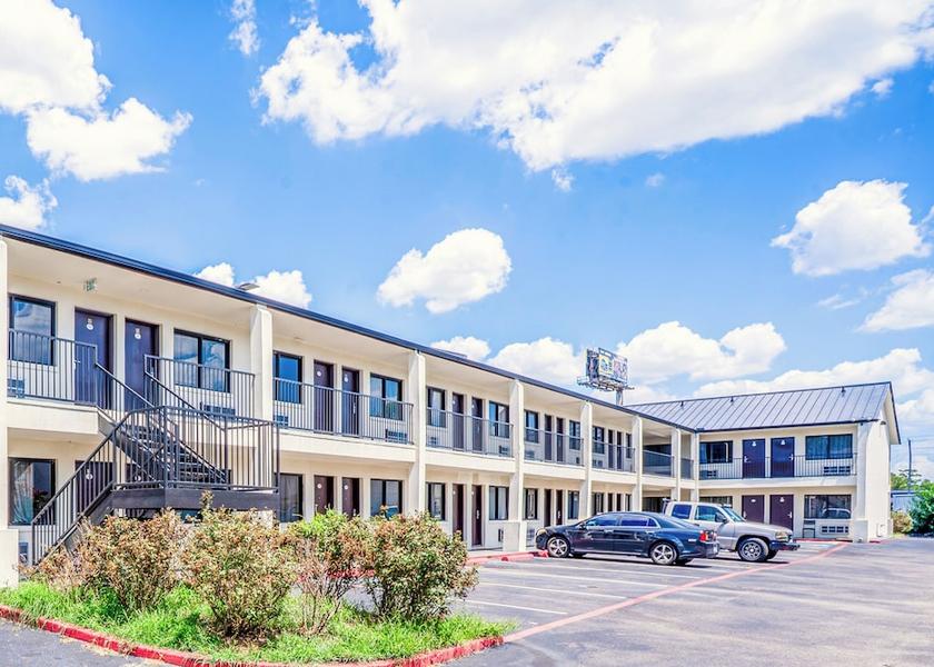 Texas Houston Front of property