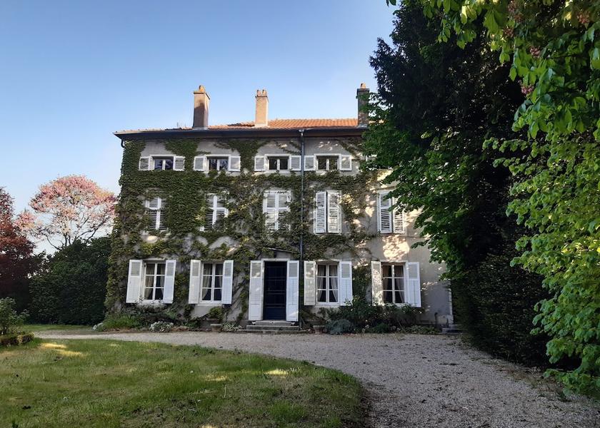 Grand Est Pont-a-Mousson Front of property