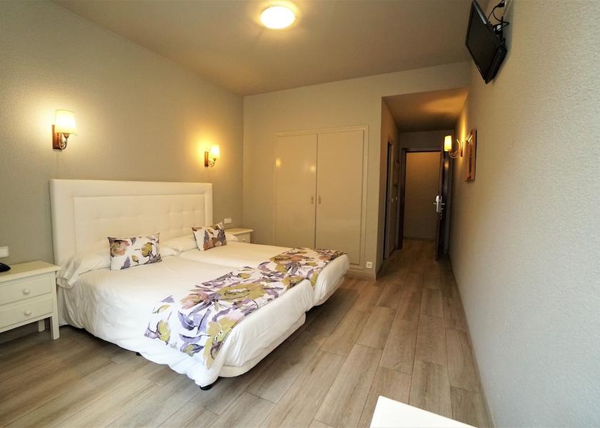  El Serrat Room