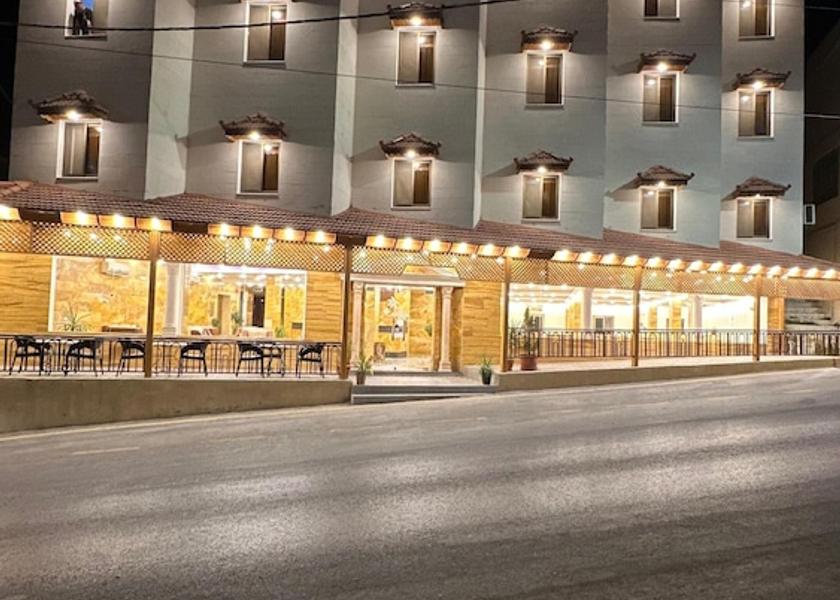 Ma'an Governorate Wadi Musa Facade