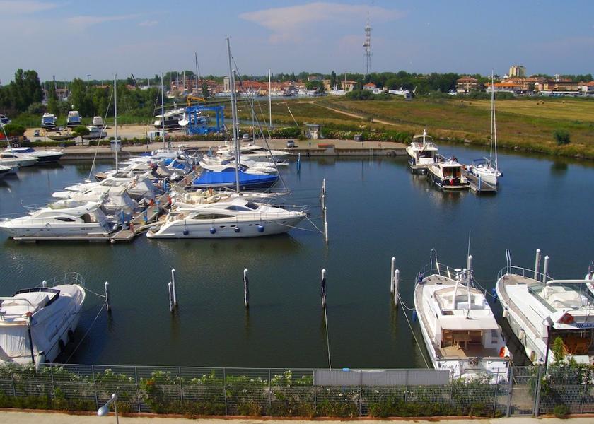 Emilia-Romagna Comacchio Facade