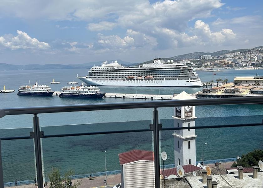 Aydin Kuşadası Facade