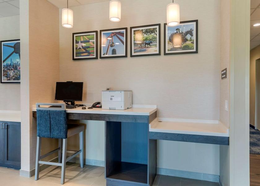 Texas Mesquite Business center