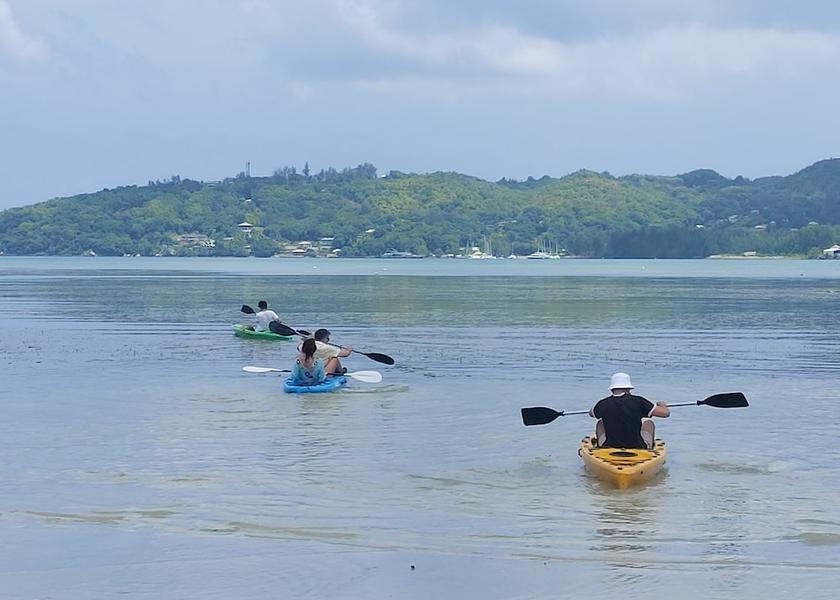 Baie Sainte Anne Praslin Island Kayaking