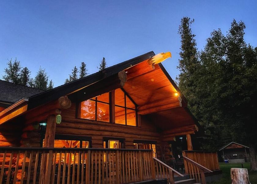 Montana Lolo Exterior Detail