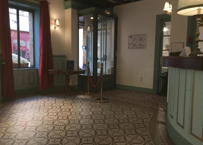 Auvergne-Rhone-Alpes Clermont-Ferrand Lobby