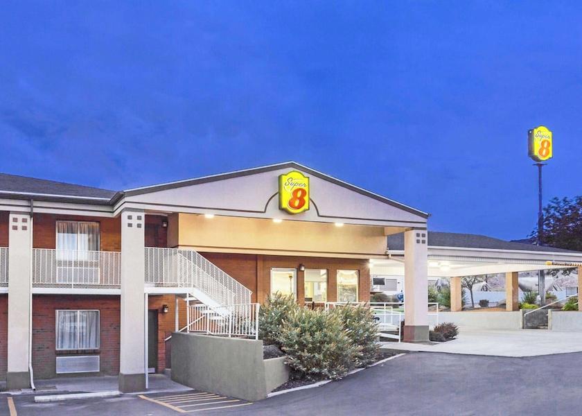 Kansas Salina Exterior Detail