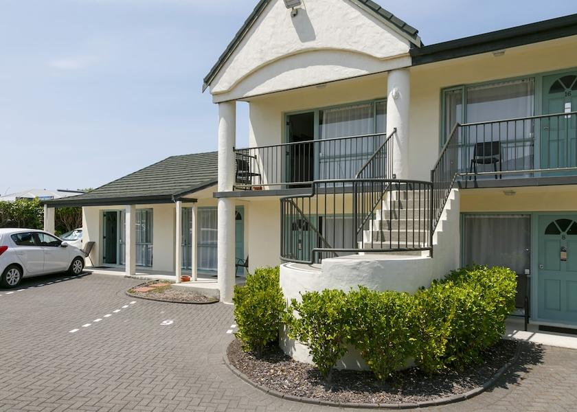 Waikato Taupō Exterior Detail