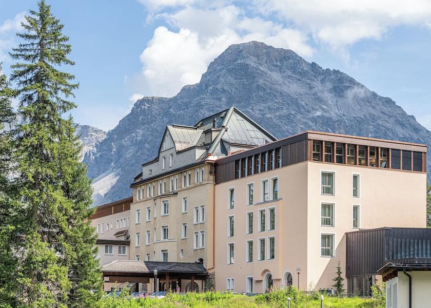 Graubünden Arosa Front of property