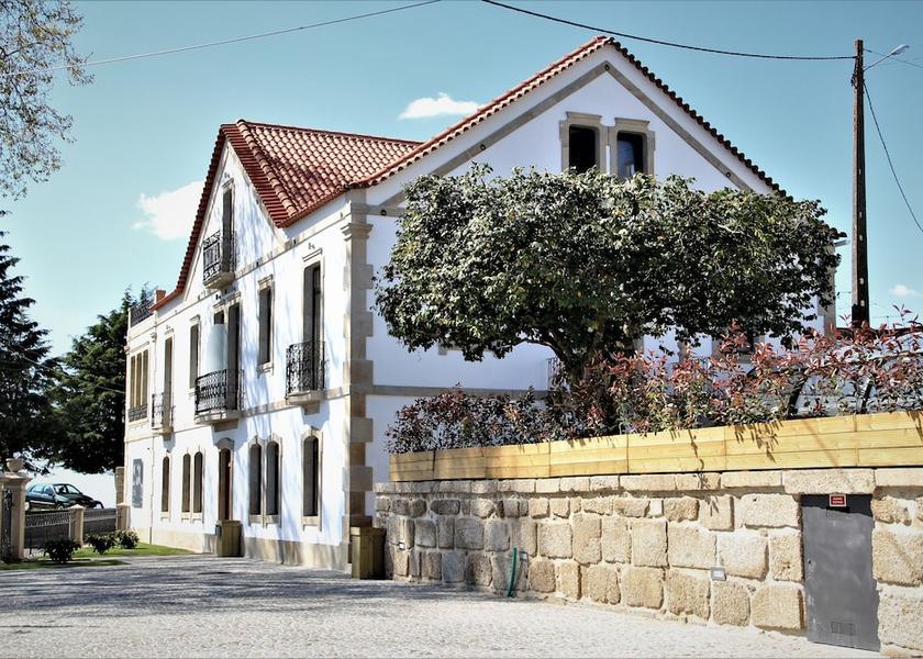 Coimbra Oliveira do Hospital Property Grounds