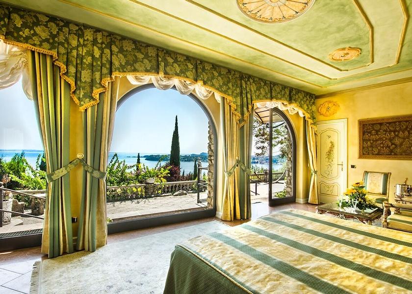 Lombardy Gardone Riviera Room