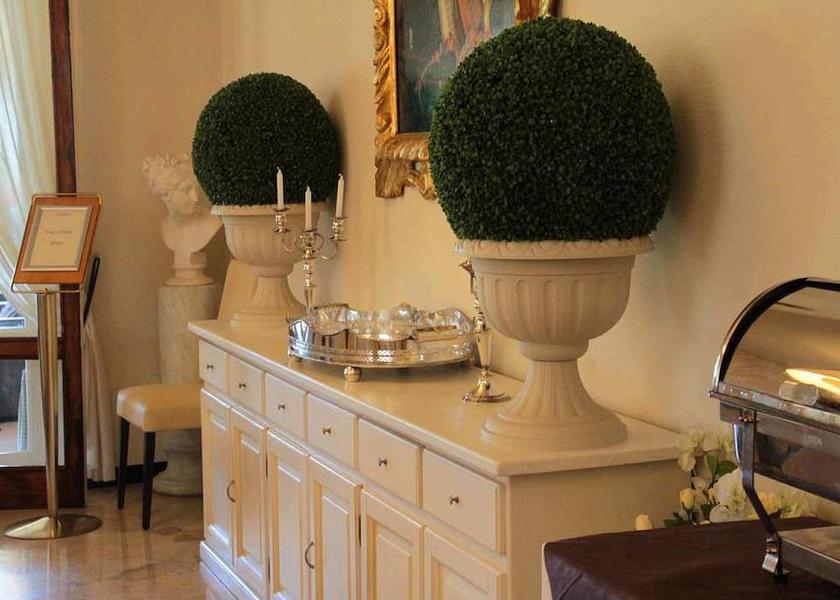 Liguria Lavagna Breakfast Area