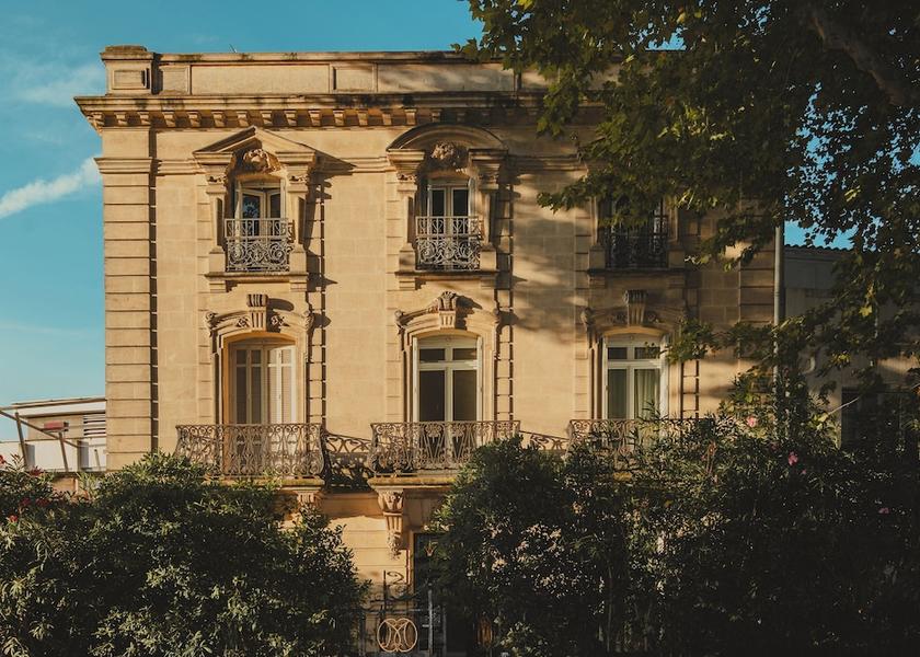 Provence - Alpes - Cote d'Azur Arles Facade