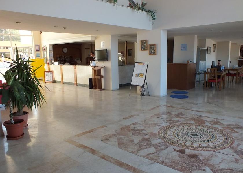 Aydin Kuşadası Interior Entrance