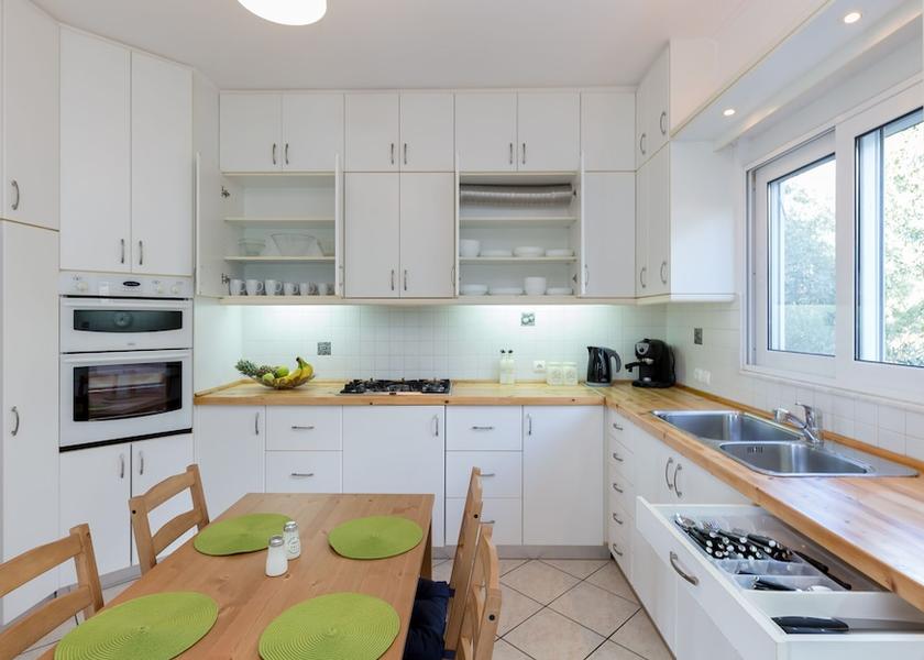 Attica Vari-Voula-Vouliagmeni Kitchen