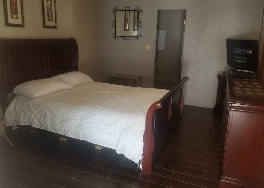 Massachusetts Wrentham Room