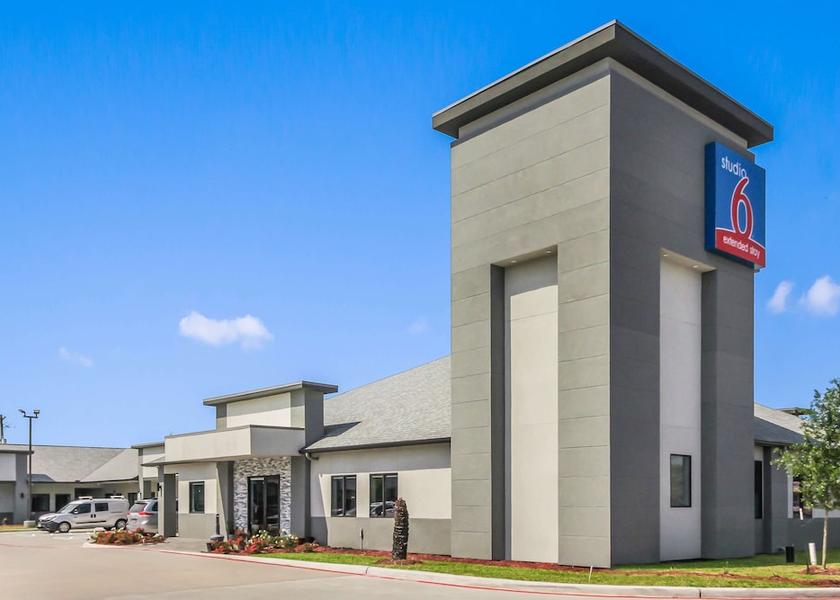 Texas Deer Park Exterior Detail