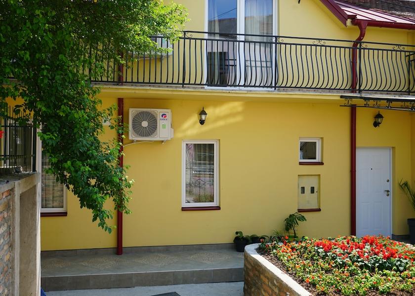 Montana Belgrade Exterior Detail