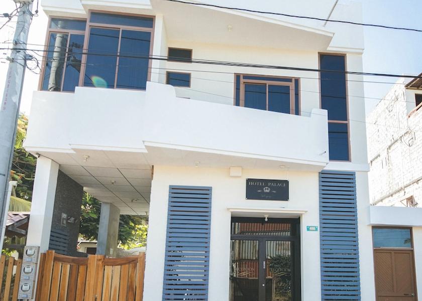 Galapagos Puerto Ayora Facade
