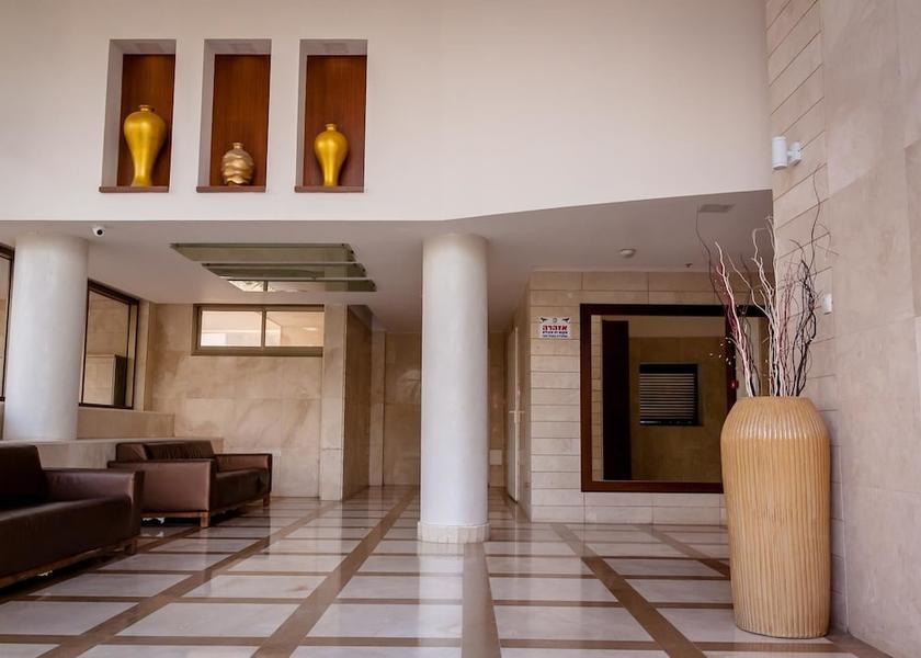  Netanya Interior Entrance