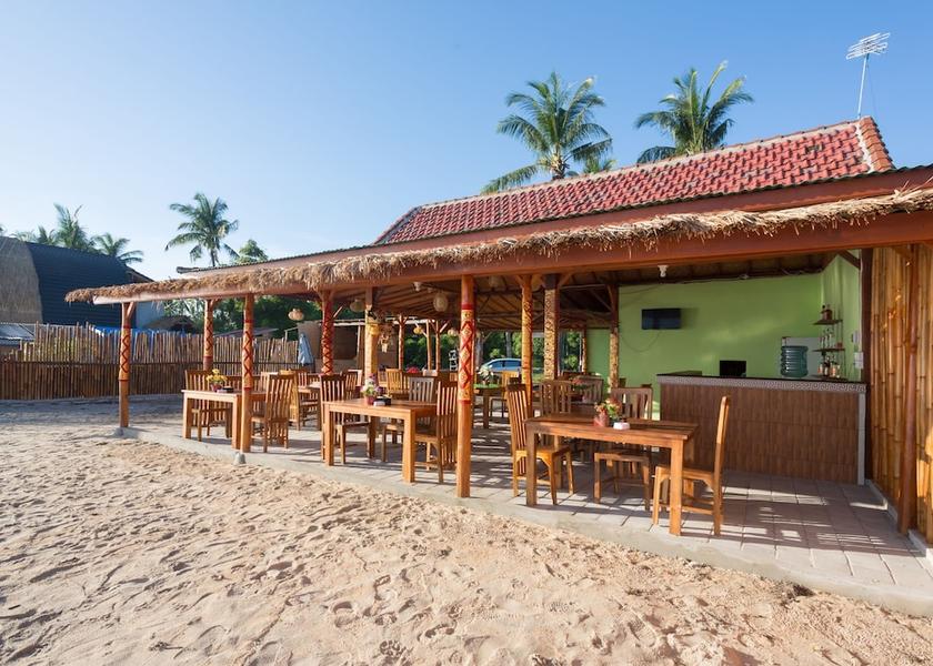  Penida Island Breakfast Area