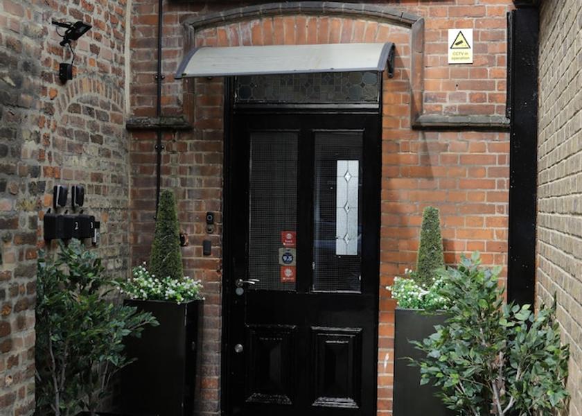 England Bexley Exterior Detail