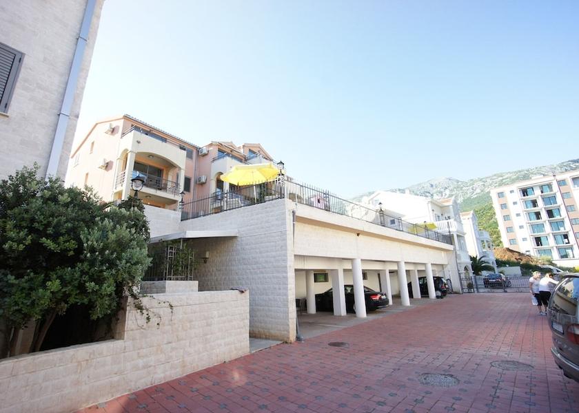  Becici Exterior Detail