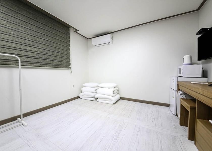 South Chungcheong Boryeong Room