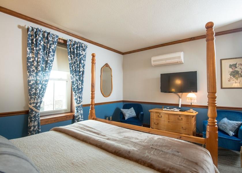 Wisconsin Sturgeon Bay Room