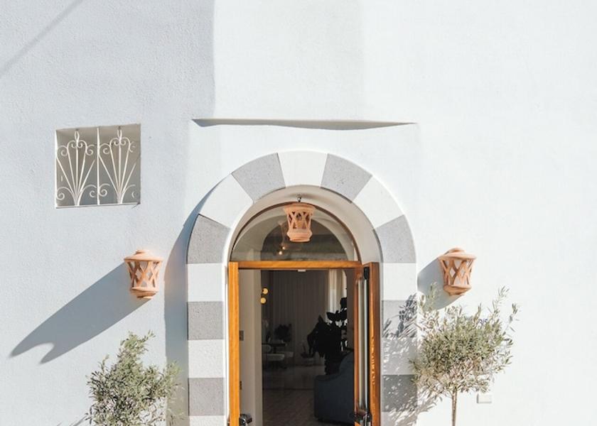 Campania Scala Front of property