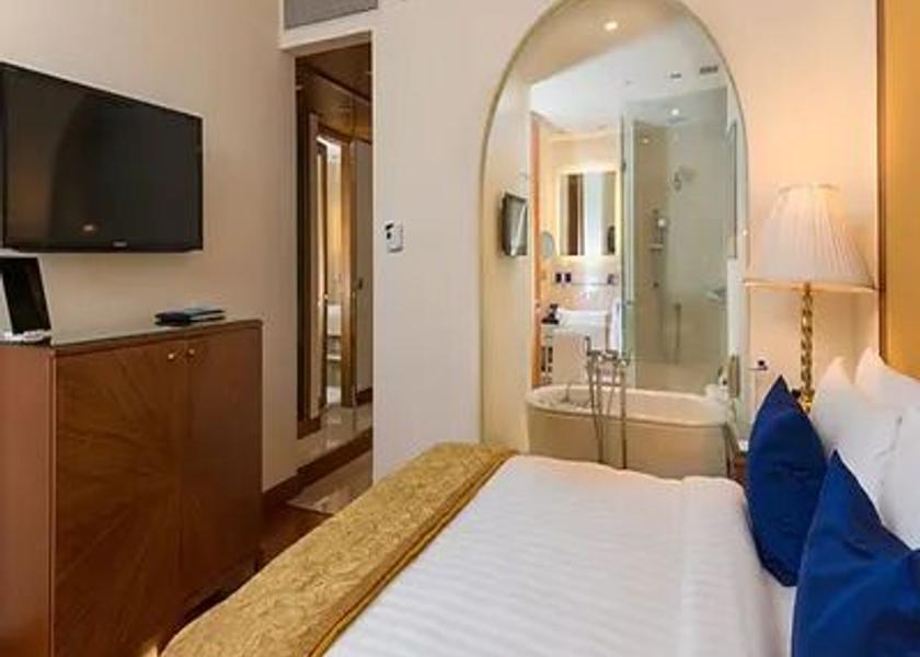 Karnataka Bangalore Executive Suite with Private Balcony