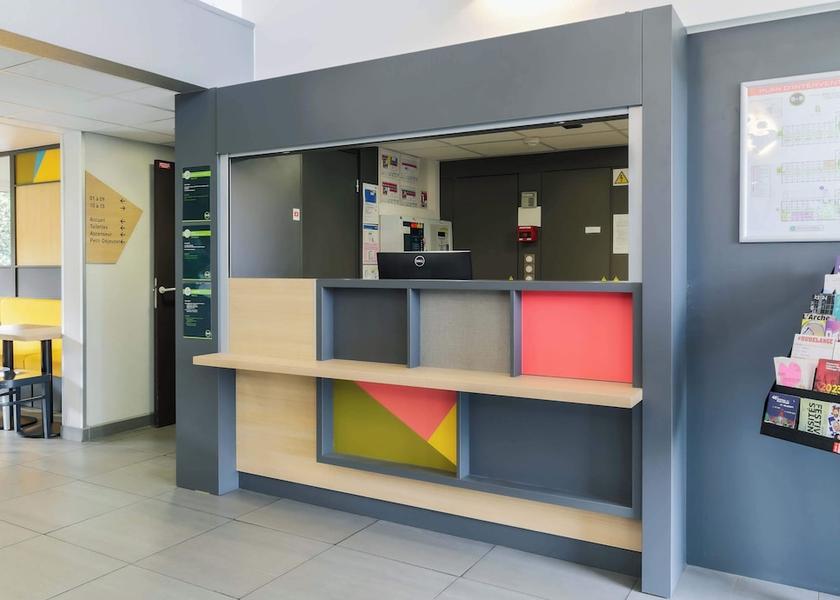 Grand Est Frouard Reception