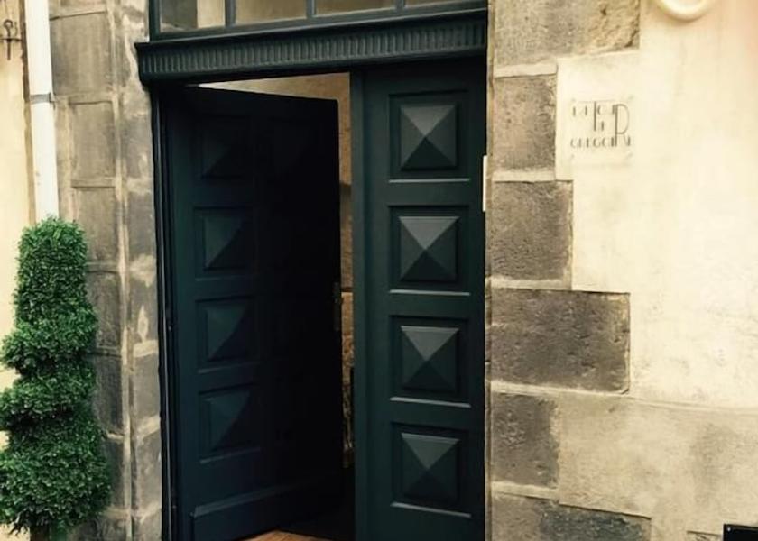 Auvergne-Rhone-Alpes Clermont-Ferrand Entrance