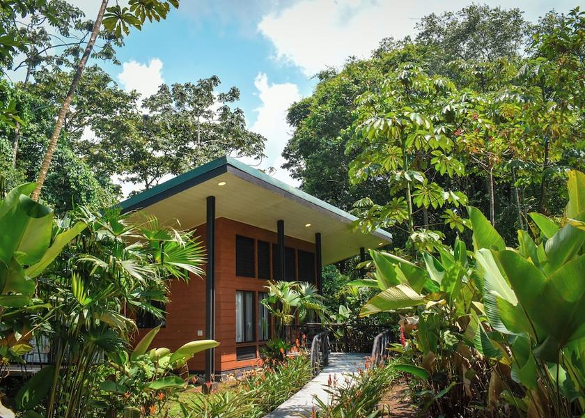 Alajuela La Fortuna Exterior Detail