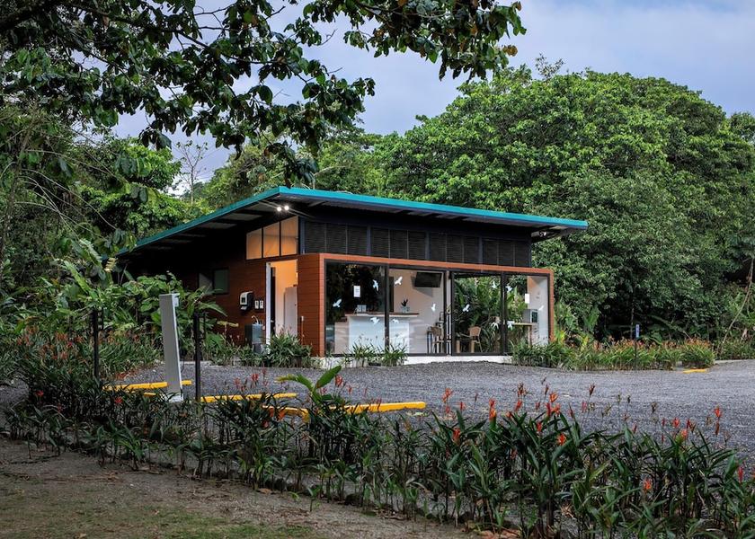 Alajuela La Fortuna Reception