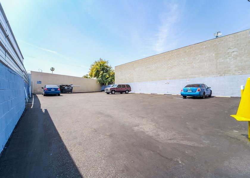 California north hollywood Parking